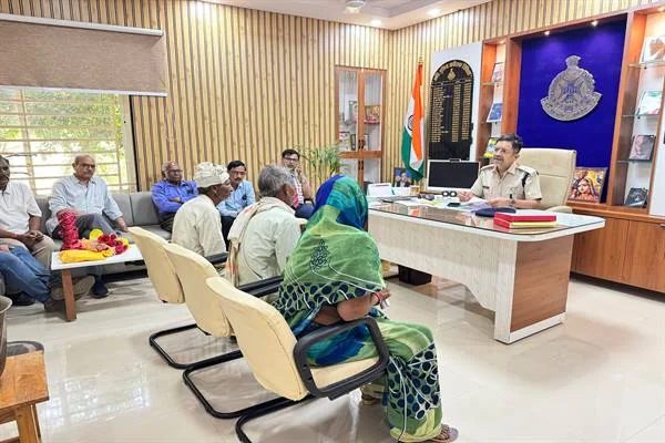 पंचायत फ़ाइल। कंप्यूटर लैब यह फोटो नहीं।